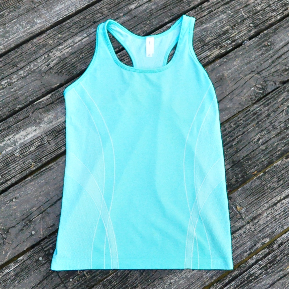 GapFit- Razorback Athletic Top Size M